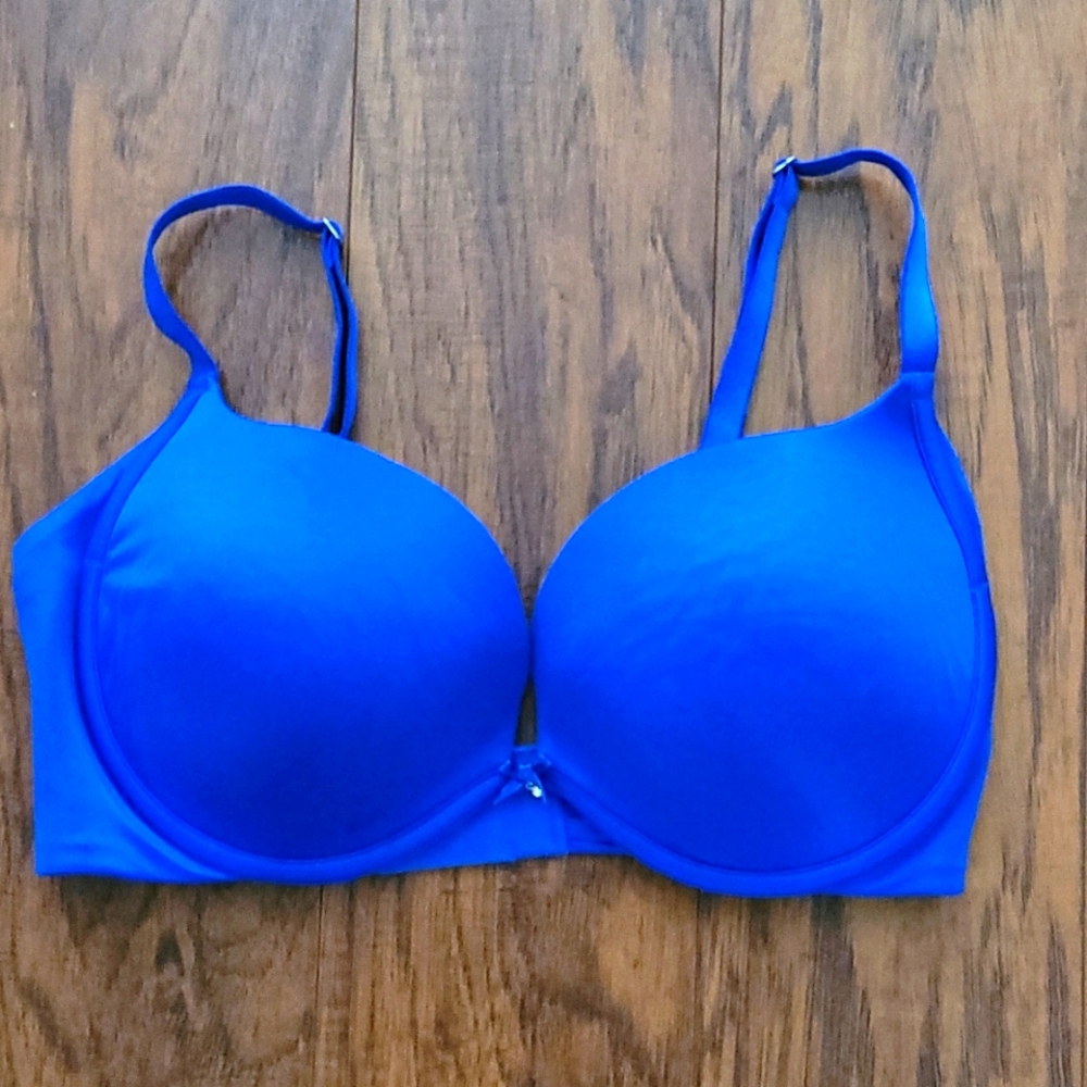 Victoria secret 32DD plunge bra